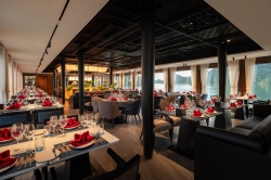 Bars - Restaurant , Bars - Restaurant